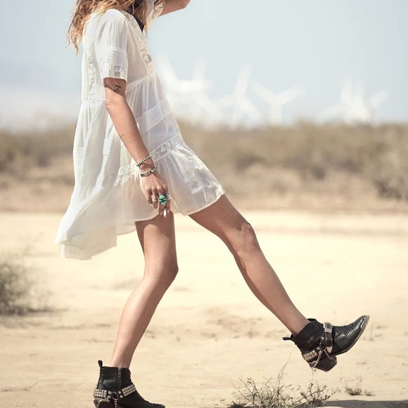 ✨HP✨ EUC SPELL LACE MINI DRESS (S) - Picture 12 of 16